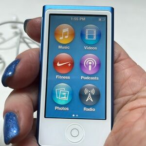 iPod touch blue. works perfectly. includes the apple headphones